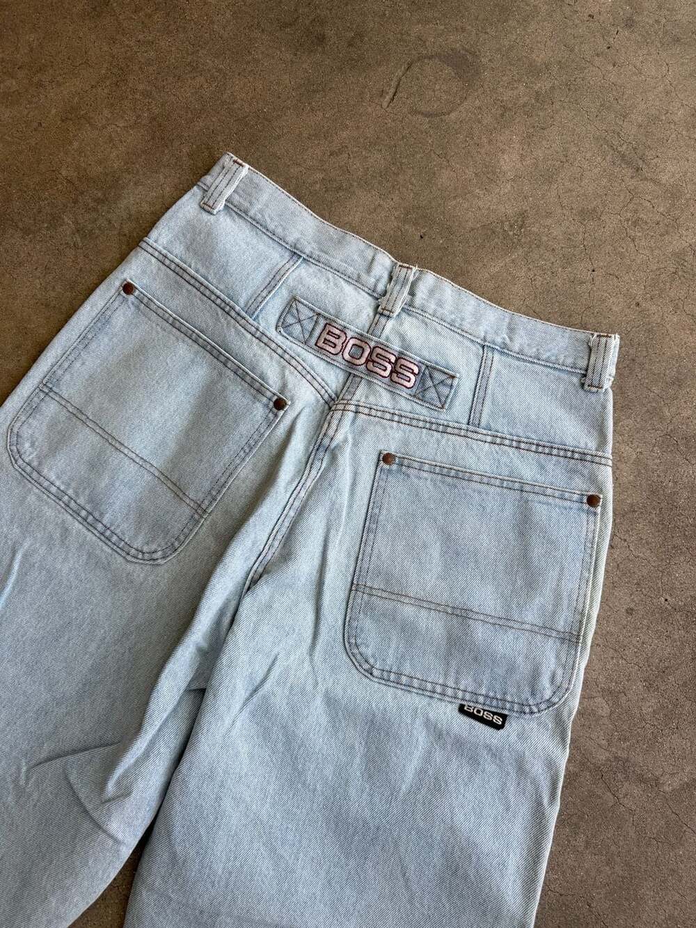 Vintage BOSS Jeans size 34 Light Wash Relaxed Fit
